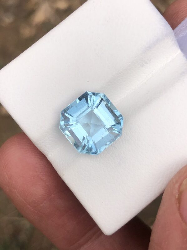 aquamarine loose gem