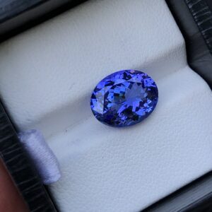 TANZANITE GEMSTONE LOOSE NATURAL SUPERB VIOLENT BLUE COLOR 4.7 CTS SIZE 11.9*9.4*5.9MM