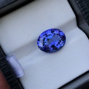 TANZANITE GEMSTONE LOOSE NATURAL SUPERB VIOLENT BLUE COLOR 4.7 CTS SIZE 11.9*9.4*5.9MM