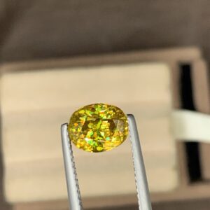 sphene titanite stone loose natural multi colors dispursion weight 2.25 carats size 8.7×7.05x5mm